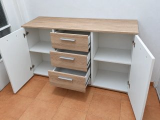 Cómoda con cajones y puertas