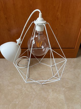 Ikea Brunsta 35cm con montura y bombilla globo led