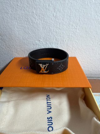 Pulsera Louis Vuitton Negra y Plata