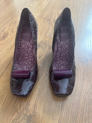 Zapatos Wonders Talla 35 berenjena