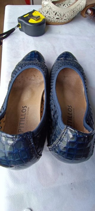 Zapatos cuña calados Pitillos T-38. Azul marino