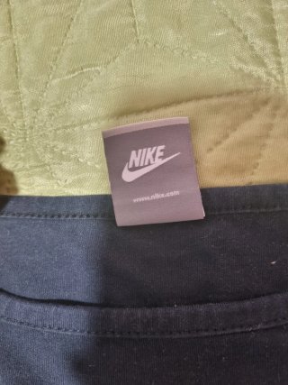 Camiseta Nike París Edición Limitada