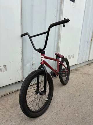 BMX Cult Junior con Protecciones Fuse