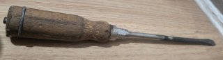Destornillador antiguo madera