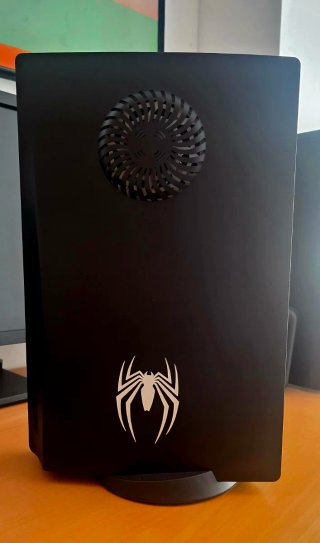 PS5 con custodia disco Spider-Man
