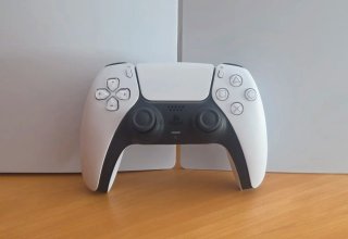 PS5 con custodia disco Spider-Man