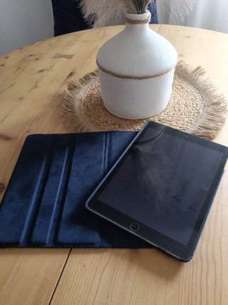 se vende IPad, está en perfecto . del año 2013 .