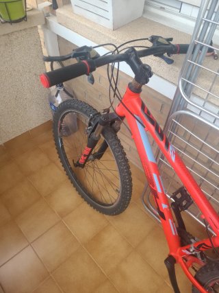 Bicicleta BH Roja