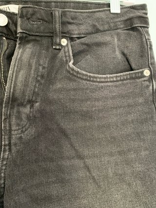 Pantalón vaquero Zara negro