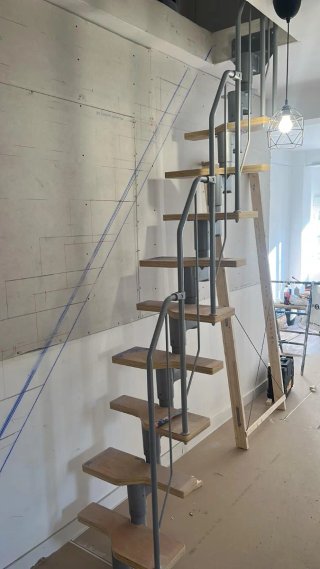 Escalera Articulada de Madera y Metal