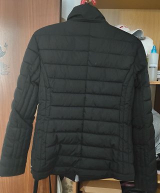 Chaqueta acolchada negra