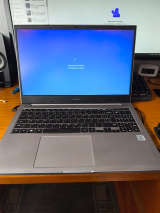 Portátil Samsung i3 10ª Gen 4GB/120GB SSD