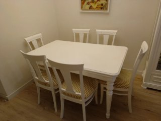 Conjunto Comedor: Mesa, 6 Sillas