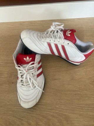 Zapatillas Adidas Blancas y Rojas