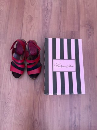 Sandalias Rojas de Piel con Tacón