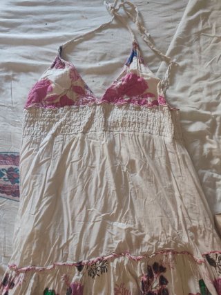 Vestido de verano blanco floral