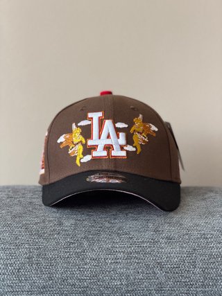 Gorra LA Ajustable Marrón y Negra