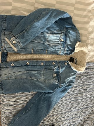 Cazadora vaquera Stradivarius borreguillo