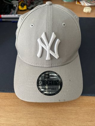 Gorra New Era 9Forty Gris precio negociable