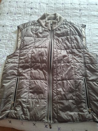 Chaleco acolchado gris