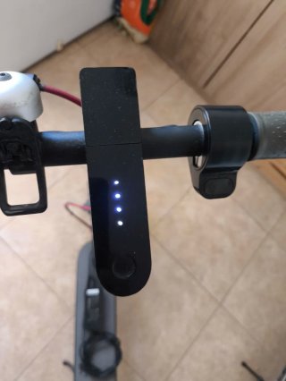 Patín eléctrico negro
