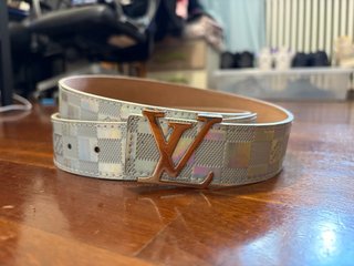 Cintura Louis Vuitton Iridescente