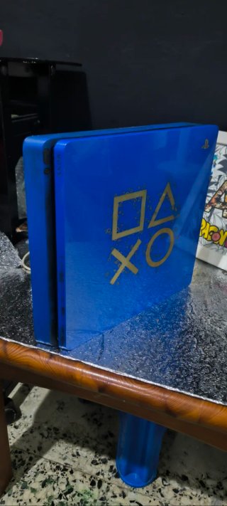 PS4 (PlayStation 4) Slim Days of Play