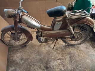 Moto antigua Mobylette