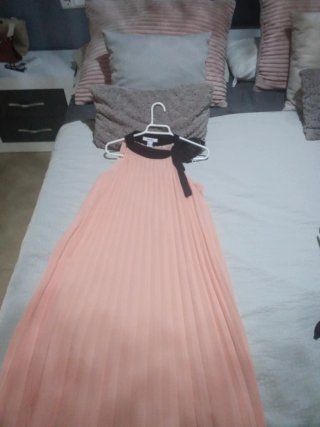 Vestido de invitada plisado
