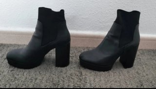 Botines tacón plataforma Stradivarius negros