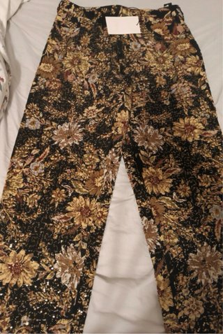 Pantalón Zara abalorios negro y dorado