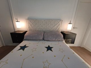 Dormitorio matrimonio IKEA color negro. Conjunto
