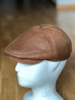Boina de piel de oveja con orejeras