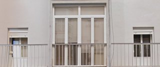 Balcón y 3 Ventanas de Aluminio Blanco