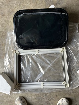 Ventana Abatible para Furgoneta o Caravana