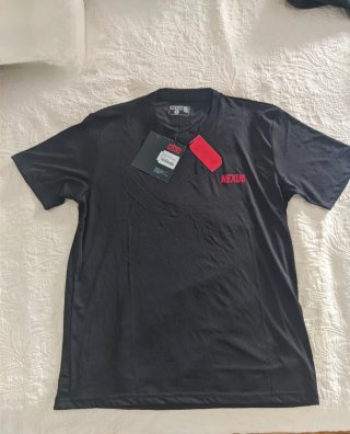 Camiseta Nexus Negra Talla L Nueva con etiquetas