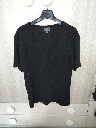 Camiseta H&M negra con brillo