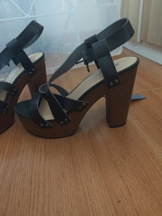 Zapatos de tacón plataforma madera