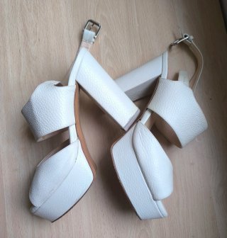 Sandalias Albano Blancas