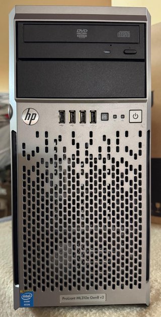 Servidor HP ProLiant ML310e Gen8 v2