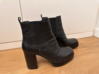 Botines negros con tacón