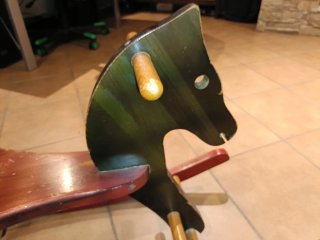 Caballo balancín de madera