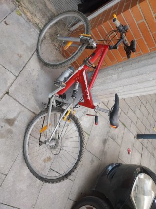 Bicicleta de Montaña Roja