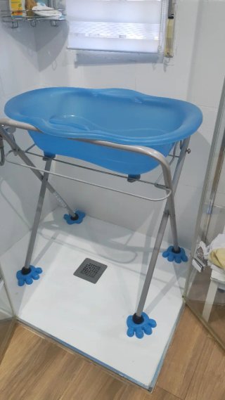 Bañera infantil azul con soporte y desagüe