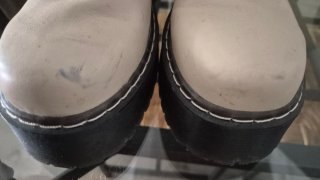 Botines Blancos con Cordones Negros