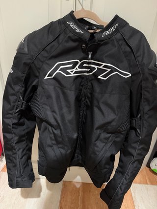 Chaqueta de moto RST negra