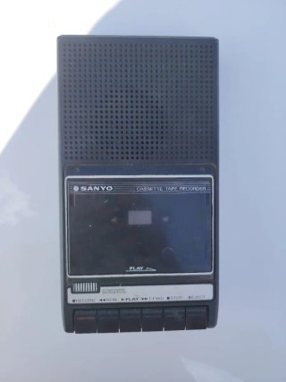 Registratore a cassette vintage Sanyo Slim 1