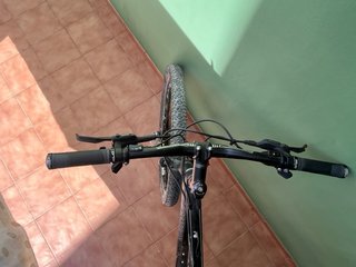 Bicicleta MTB Decathlon Rockrider negra.