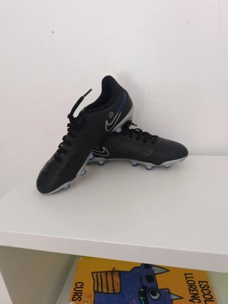 Botas de fútbol Nike Tiempo Negras