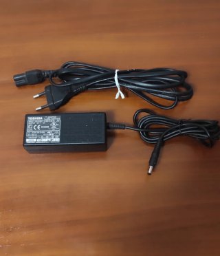 Cargador Original Toshiba 5V 3A (Modelo CEX0107A)